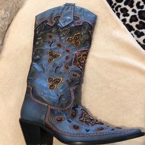 Dollhouse boots 71/2